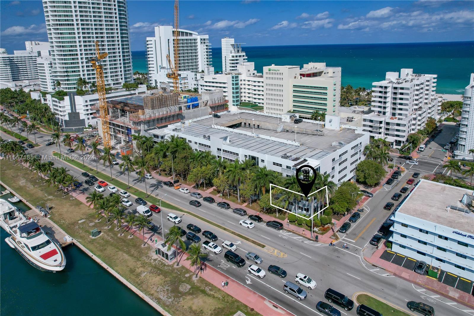 4332 Collins Ave 201, Miami Beach, Florida 33140, 3 Bedrooms Bedrooms, ,3 BathroomsBathrooms,Residentiallease,For Rent,4332 Collins Ave 201,A11557185