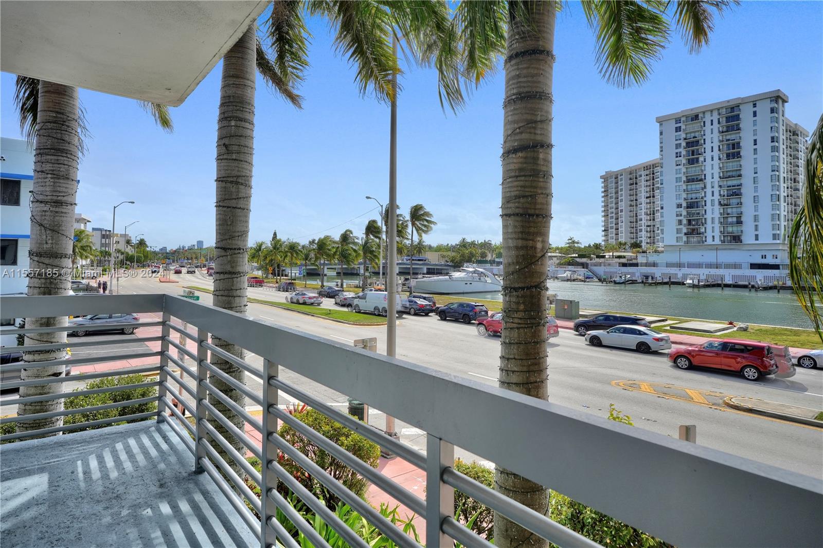 4332 Collins Ave 201, Miami Beach, Florida 33140, 3 Bedrooms Bedrooms, ,3 BathroomsBathrooms,Residentiallease,For Rent,4332 Collins Ave 201,A11557185