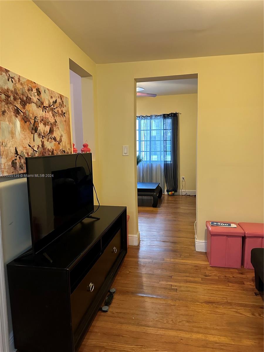 1219 Meridian Ave 2, Miami Beach, Florida 33139, 1 Bedroom Bedrooms, ,1 BathroomBathrooms,Residentiallease,For Rent,1219 Meridian Ave 2,A11555139