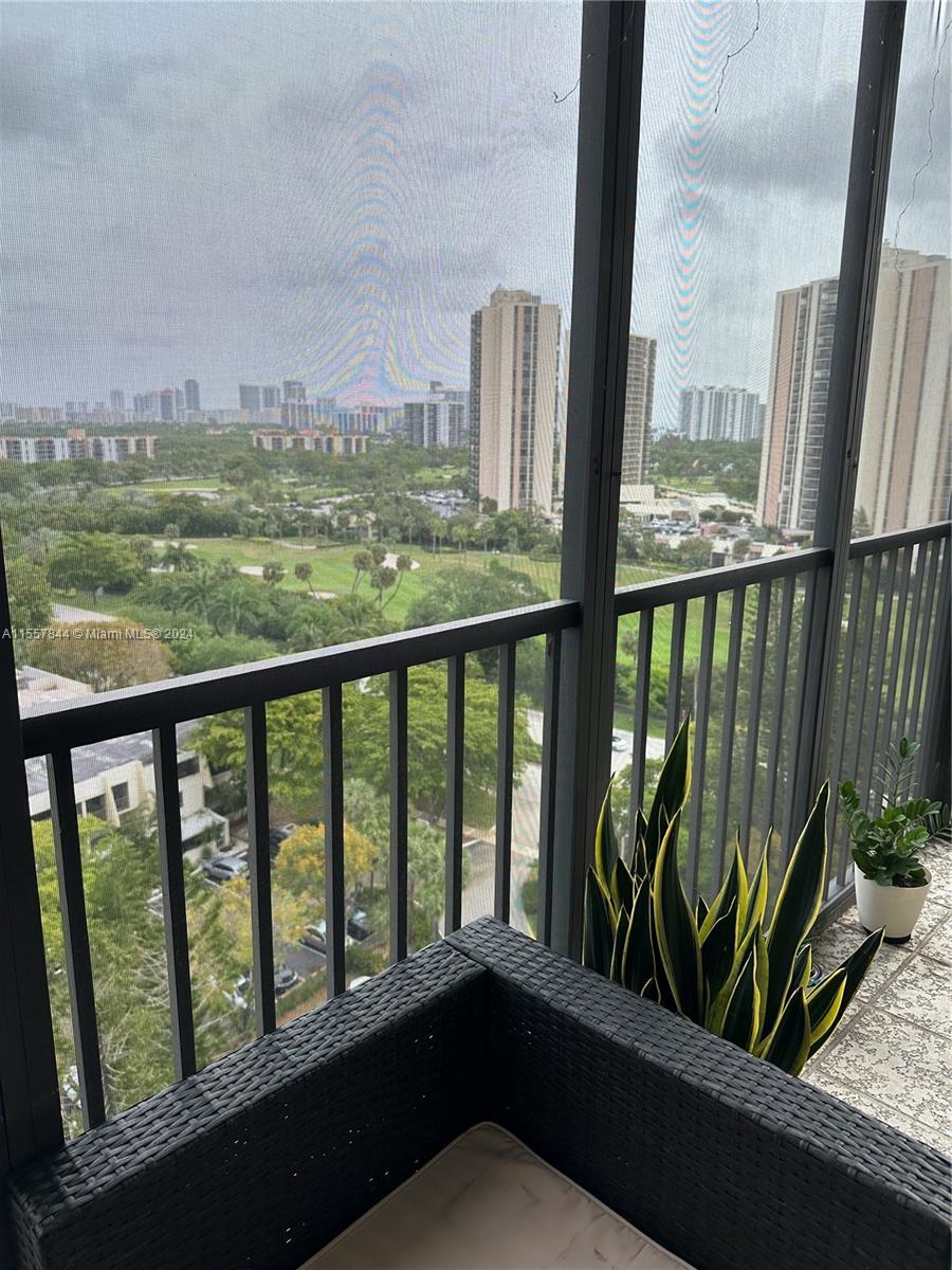 20100 W Country Club Dr 1503, Aventura, Florida 33180, 1 Bedroom Bedrooms, ,1 BathroomBathrooms,Residential,For Sale,20100 W Country Club Dr 1503,A11557844