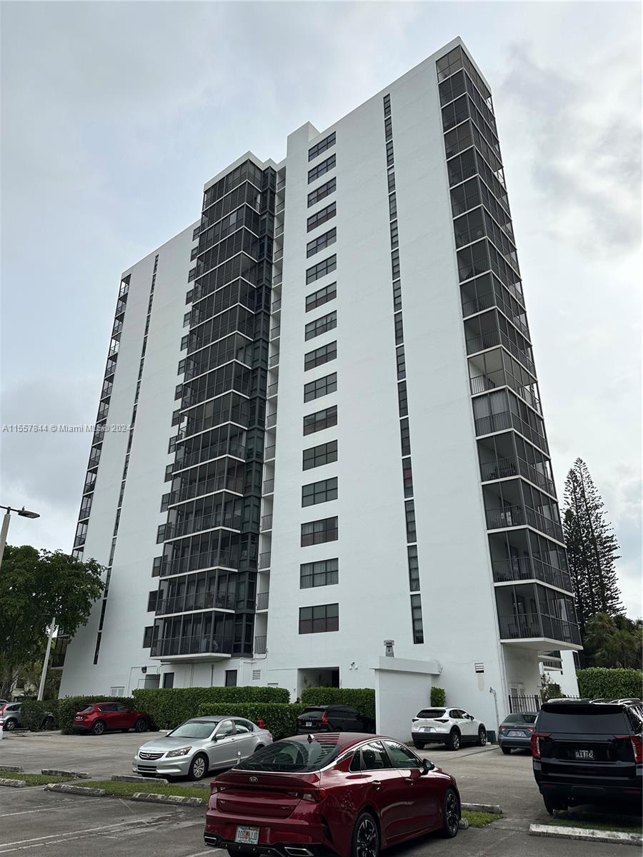 20100 W Country Club Dr 1503, Aventura, Florida 33180, 1 Bedroom Bedrooms, ,1 BathroomBathrooms,Residential,For Sale,20100 W Country Club Dr 1503,A11557844