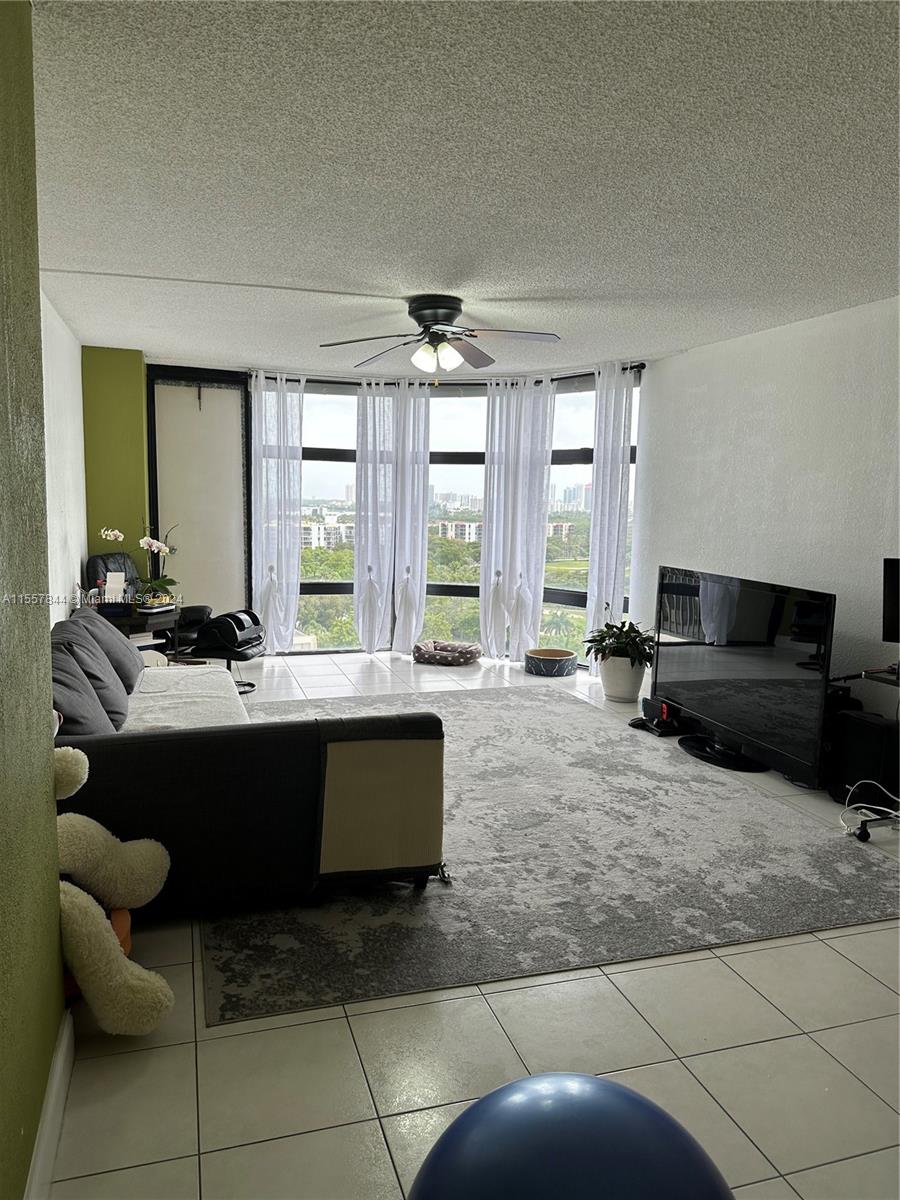 20100 W Country Club Dr 1503, Aventura, Florida 33180, 1 Bedroom Bedrooms, ,1 BathroomBathrooms,Residential,For Sale,20100 W Country Club Dr 1503,A11557844