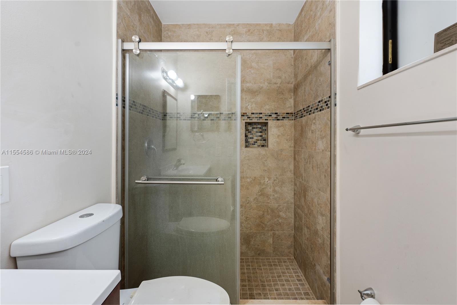 Listing Photo 14