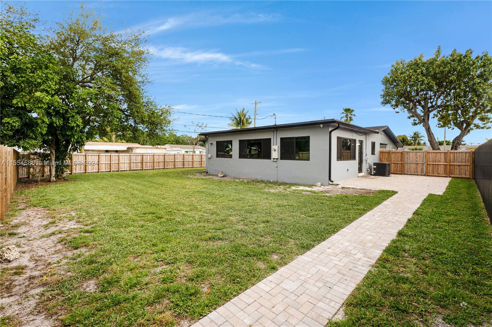 3309 Roosevelt St, Hollywood, Florida 33021, 3 Bedrooms Bedrooms, ,2 BathroomsBathrooms,Residential,For Sale,3309 Roosevelt St,A11554586