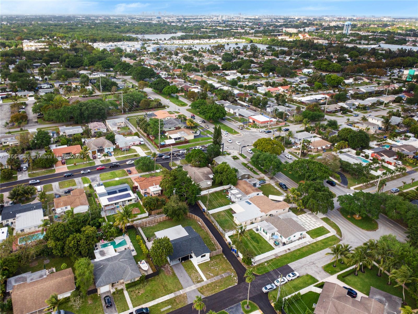 3309 Roosevelt St, Hollywood, Florida 33021, 3 Bedrooms Bedrooms, ,2 BathroomsBathrooms,Residential,For Sale,3309 Roosevelt St,A11554586