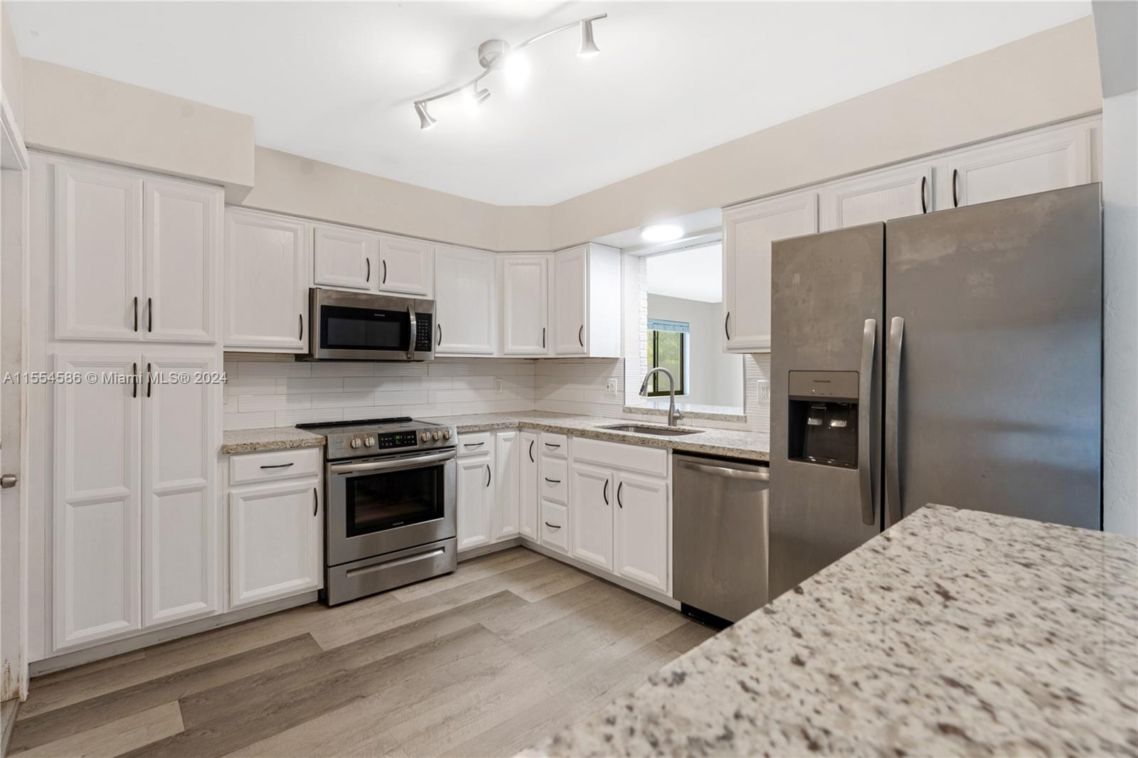 3309 Roosevelt St, Hollywood, Florida 33021, 3 Bedrooms Bedrooms, ,2 BathroomsBathrooms,Residential,For Sale,3309 Roosevelt St,A11554586