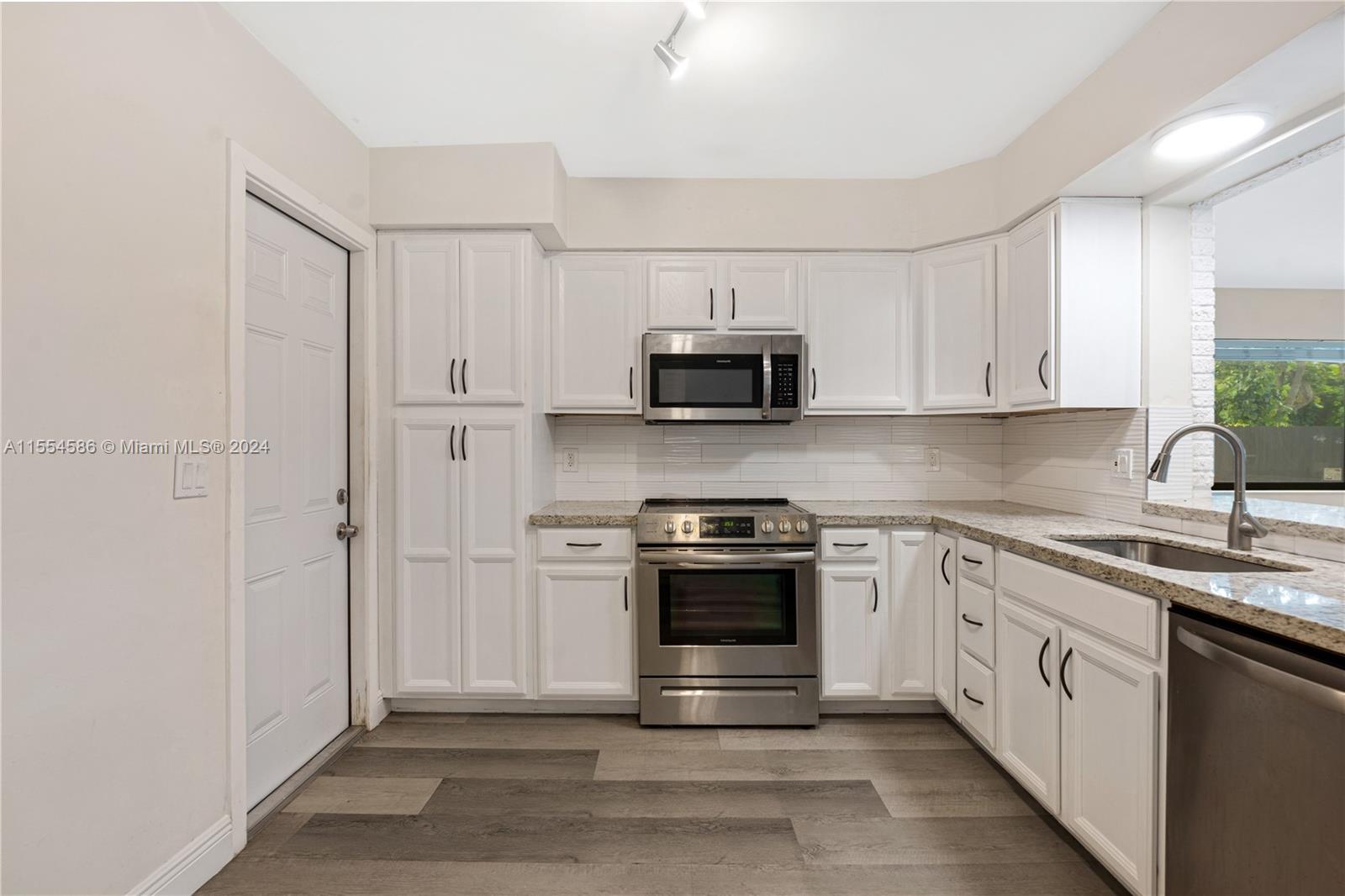 3309 Roosevelt St, Hollywood, Florida 33021, 3 Bedrooms Bedrooms, ,2 BathroomsBathrooms,Residential,For Sale,3309 Roosevelt St,A11554586