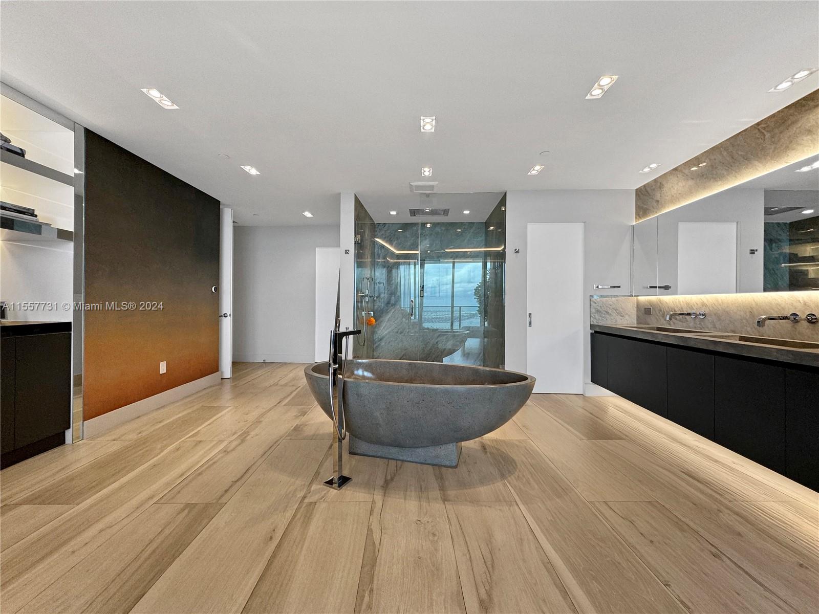 2020 N Bayshore Dr PH-4104, Miami, Florida 33137, 4 Bedrooms Bedrooms, ,4 BathroomsBathrooms,Residential,For Sale,2020 N Bayshore Dr PH-4104,A11557731