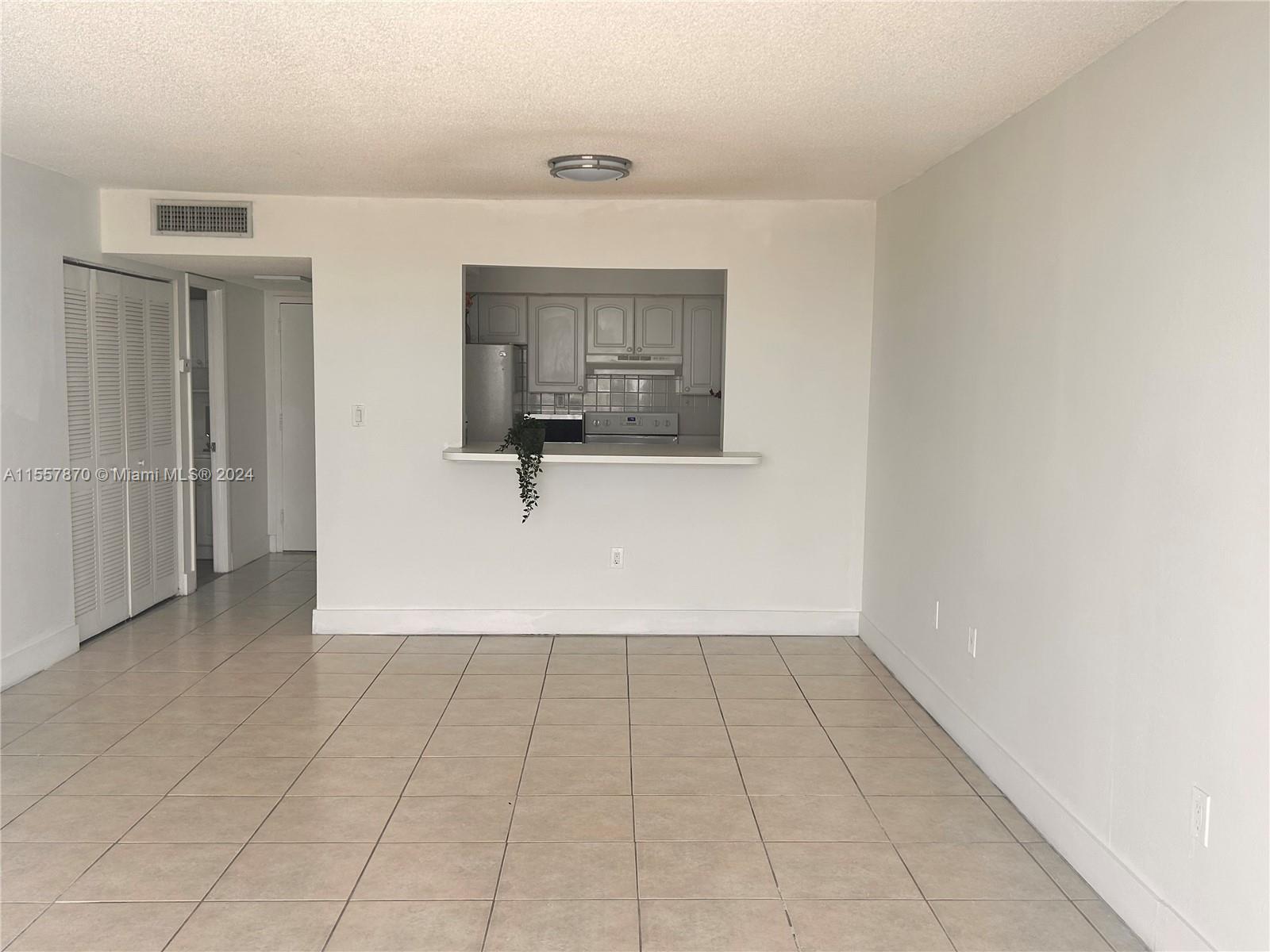 6900 Bay Dr 8J, Miami Beach, Florida 33141, 2 Bedrooms Bedrooms, ,2 BathroomsBathrooms,Residentiallease,For Rent,6900 Bay Dr 8J,A11557870