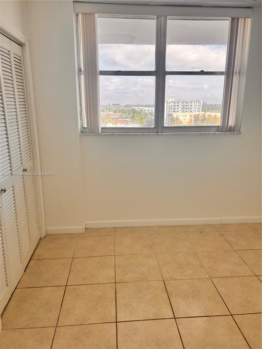 6900 Bay Dr 8J, Miami Beach, Florida 33141, 2 Bedrooms Bedrooms, ,2 BathroomsBathrooms,Residentiallease,For Rent,6900 Bay Dr 8J,A11557870