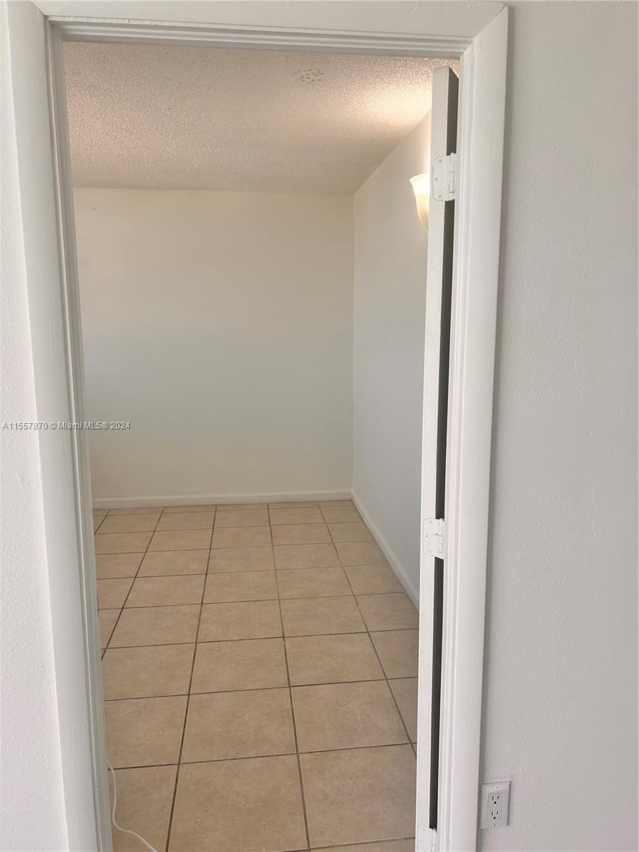 6900 Bay Dr 8J, Miami Beach, Florida 33141, 2 Bedrooms Bedrooms, ,2 BathroomsBathrooms,Residentiallease,For Rent,6900 Bay Dr 8J,A11557870