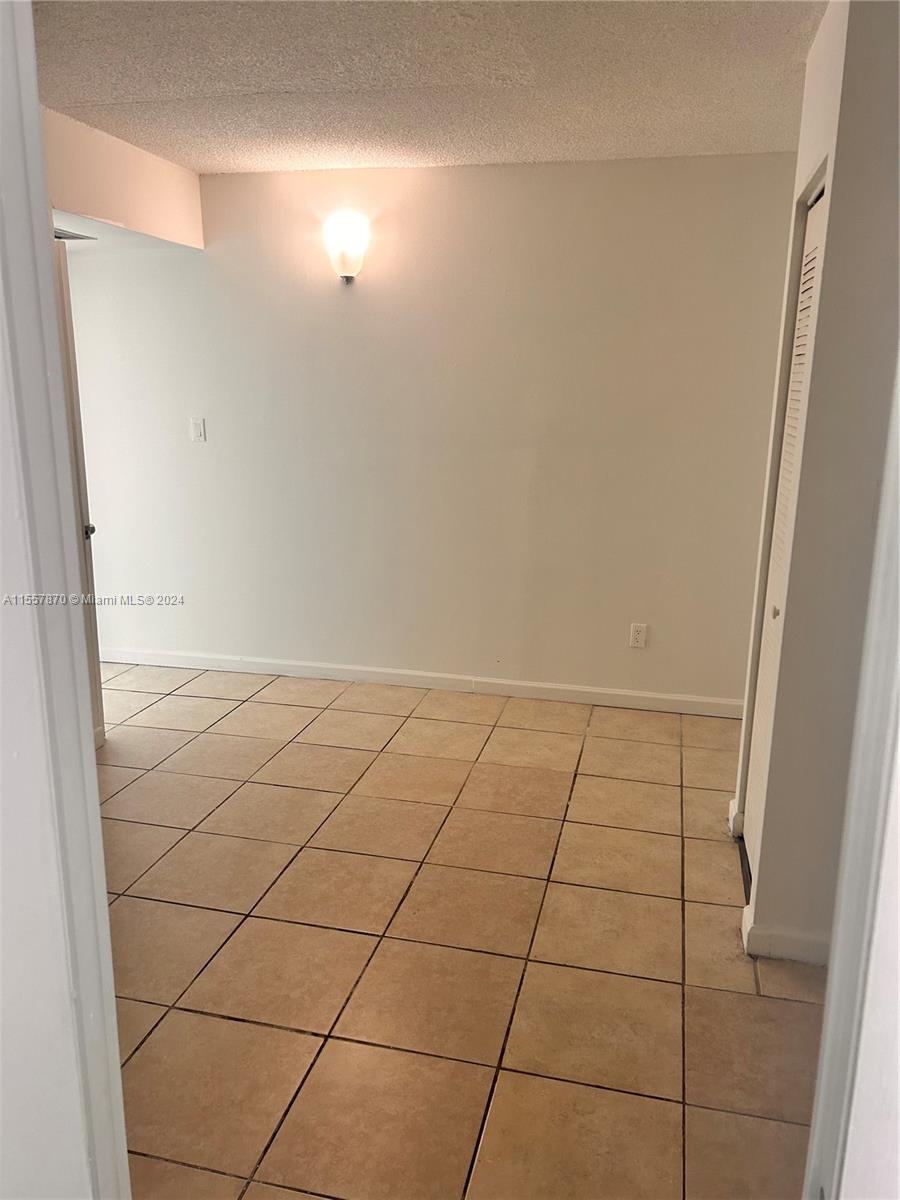 6900 Bay Dr 8J, Miami Beach, Florida 33141, 2 Bedrooms Bedrooms, ,2 BathroomsBathrooms,Residentiallease,For Rent,6900 Bay Dr 8J,A11557870
