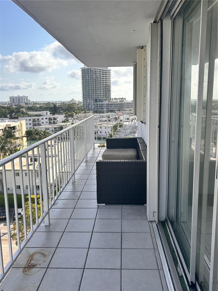 6900 Bay Dr 8J, Miami Beach, Florida 33141, 2 Bedrooms Bedrooms, ,2 BathroomsBathrooms,Residentiallease,For Rent,6900 Bay Dr 8J,A11557870
