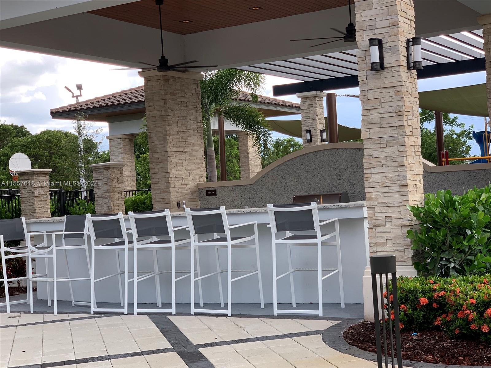 8015 NW 104 Ave 24, Doral, Florida 33178, 2 Bedrooms Bedrooms, ,2 BathroomsBathrooms,Residentiallease,For Rent,8015 NW 104 Ave 24,A11557618