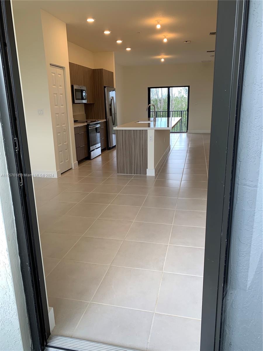 8015 NW 104 Ave 24, Doral, Florida 33178, 2 Bedrooms Bedrooms, ,2 BathroomsBathrooms,Residentiallease,For Rent,8015 NW 104 Ave 24,A11557618