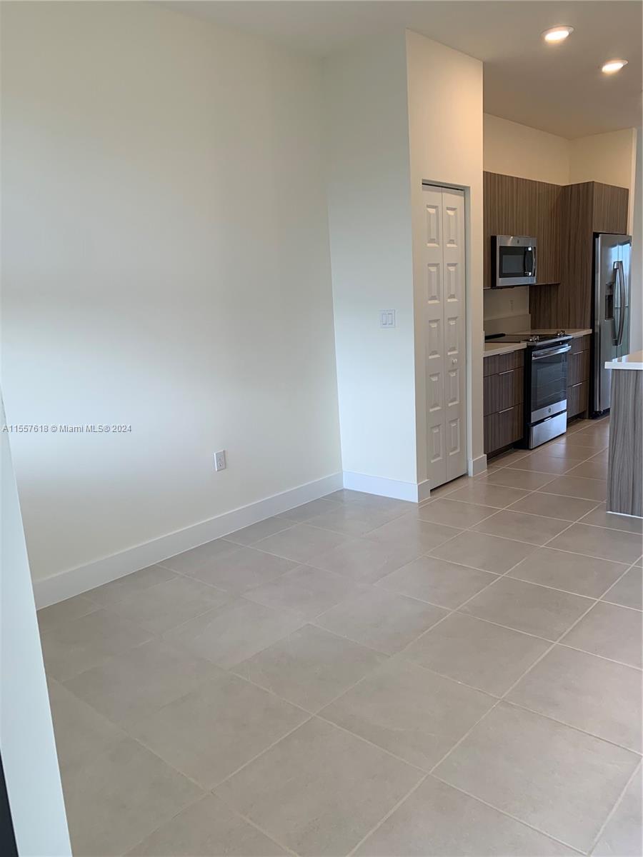 8015 NW 104 Ave 24, Doral, Florida 33178, 2 Bedrooms Bedrooms, ,2 BathroomsBathrooms,Residentiallease,For Rent,8015 NW 104 Ave 24,A11557618