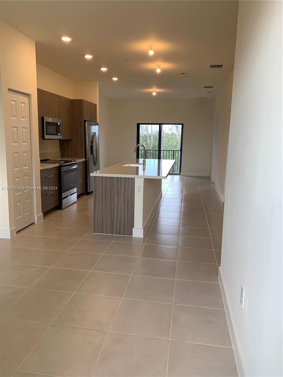 8015 NW 104 Ave 24, Doral, Florida 33178, 2 Bedrooms Bedrooms, ,2 BathroomsBathrooms,Residentiallease,For Rent,8015 NW 104 Ave 24,A11557618