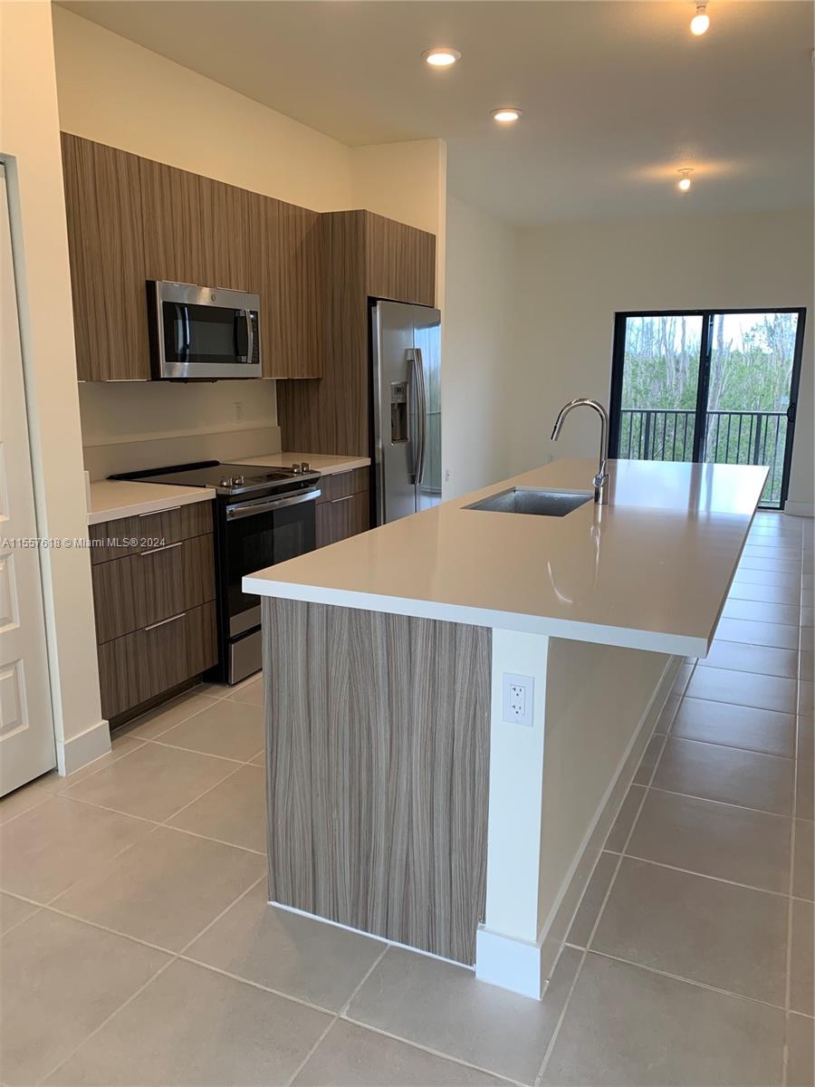 8015 NW 104 Ave 24, Doral, Florida 33178, 2 Bedrooms Bedrooms, ,2 BathroomsBathrooms,Residentiallease,For Rent,8015 NW 104 Ave 24,A11557618