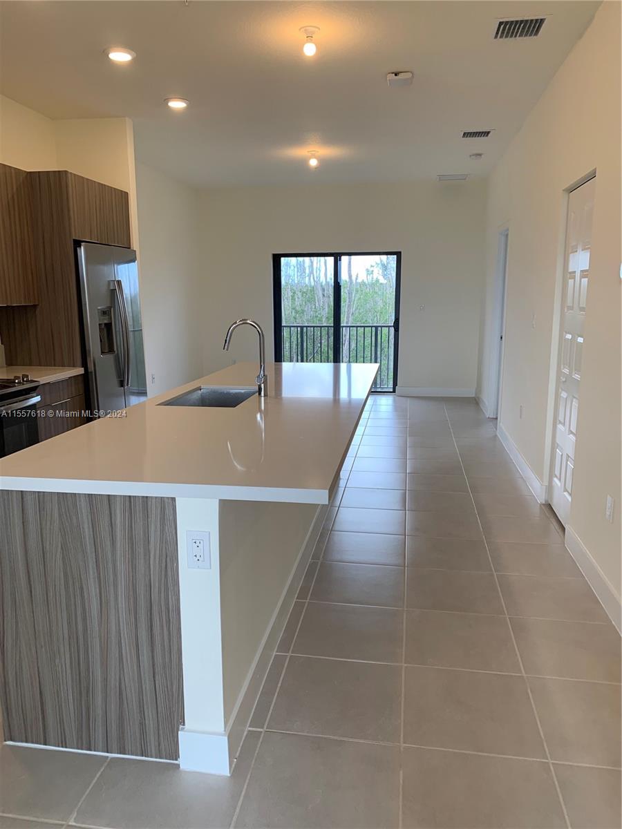 8015 NW 104 Ave 24, Doral, Florida 33178, 2 Bedrooms Bedrooms, ,2 BathroomsBathrooms,Residentiallease,For Rent,8015 NW 104 Ave 24,A11557618