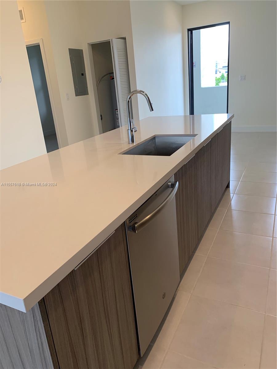 8015 NW 104 Ave 24, Doral, Florida 33178, 2 Bedrooms Bedrooms, ,2 BathroomsBathrooms,Residentiallease,For Rent,8015 NW 104 Ave 24,A11557618