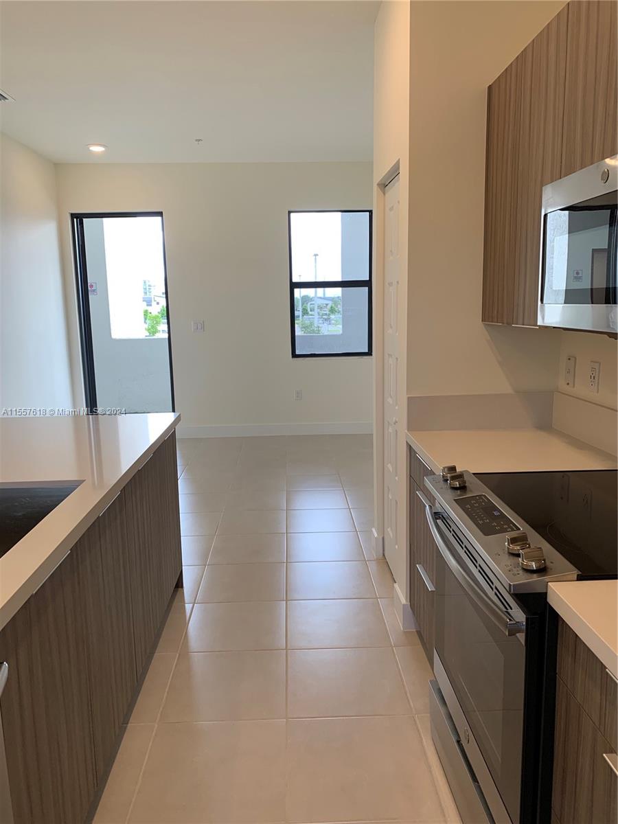 8015 NW 104 Ave 24, Doral, Florida 33178, 2 Bedrooms Bedrooms, ,2 BathroomsBathrooms,Residentiallease,For Rent,8015 NW 104 Ave 24,A11557618