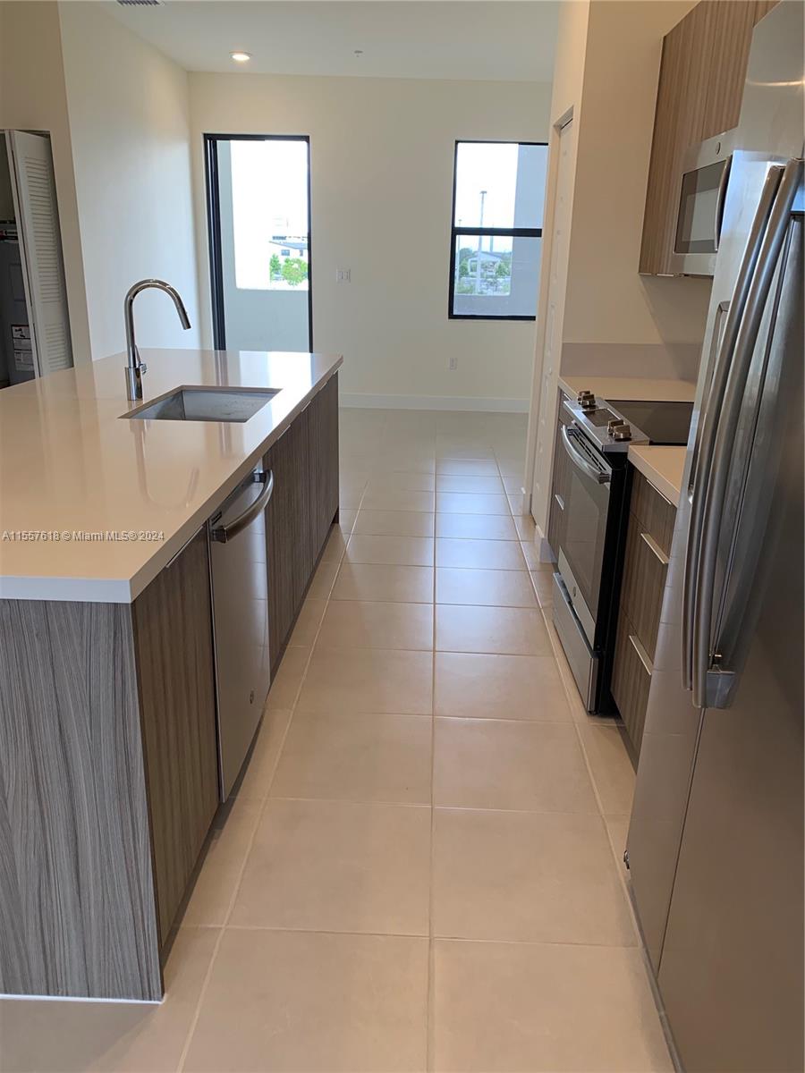 8015 NW 104 Ave 24, Doral, Florida 33178, 2 Bedrooms Bedrooms, ,2 BathroomsBathrooms,Residentiallease,For Rent,8015 NW 104 Ave 24,A11557618