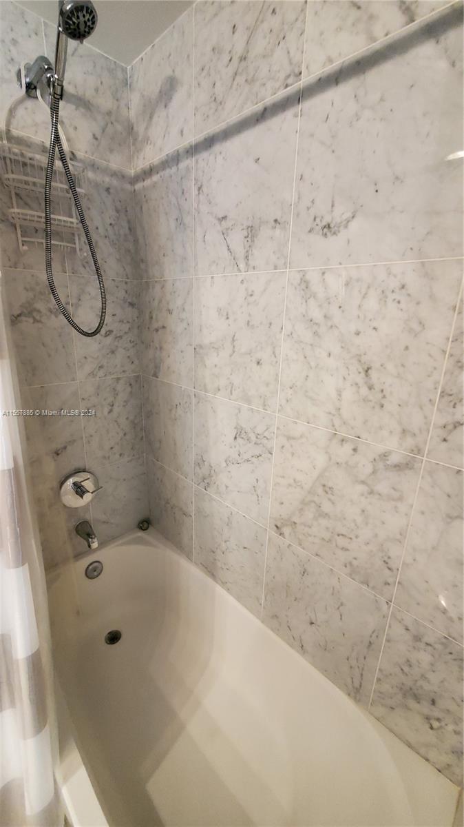 253 NE 2nd St 3407, Miami, Florida 33132, ,1 BathroomBathrooms,Residentiallease,For Rent,253 NE 2nd St 3407,A11557885