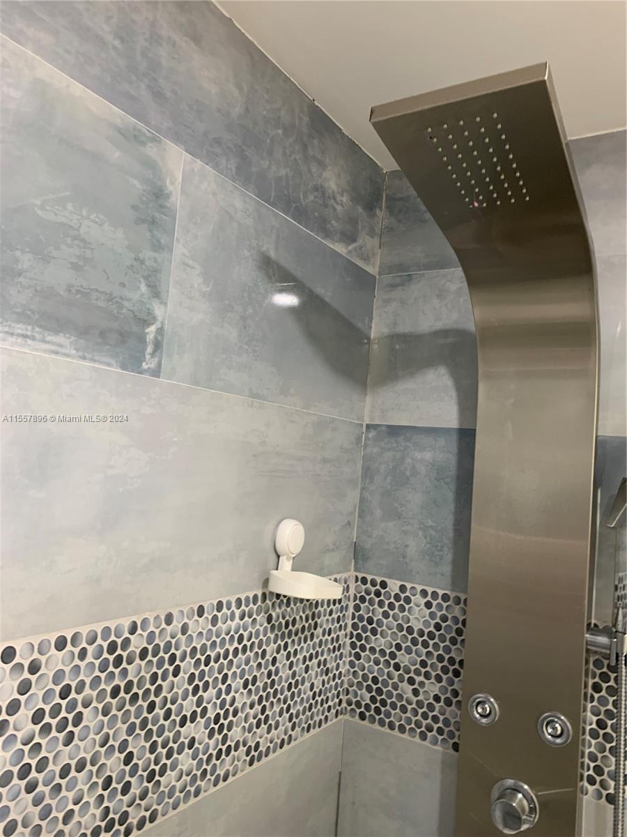 215 SE 3rd Ave 106A, Hallandale Beach, Florida 33009, 2 Bedrooms Bedrooms, ,1 BathroomBathrooms,Residential,For Sale,215 SE 3rd Ave 106A,A11557896