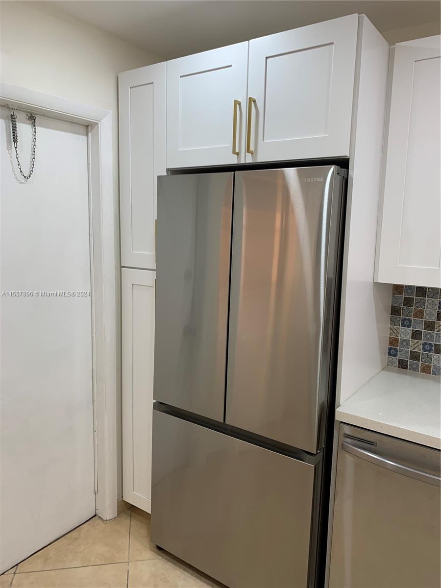 215 SE 3rd Ave 106A, Hallandale Beach, Florida 33009, 2 Bedrooms Bedrooms, ,1 BathroomBathrooms,Residential,For Sale,215 SE 3rd Ave 106A,A11557896