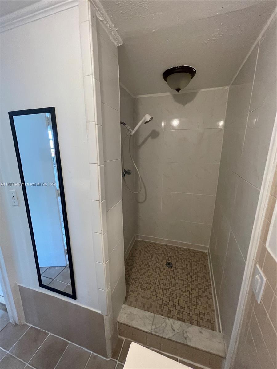 5739 Hayes St 5739, Hollywood, Florida 33021, ,1 BathroomBathrooms,Residentiallease,For Rent,5739 Hayes St 5739,A11557848