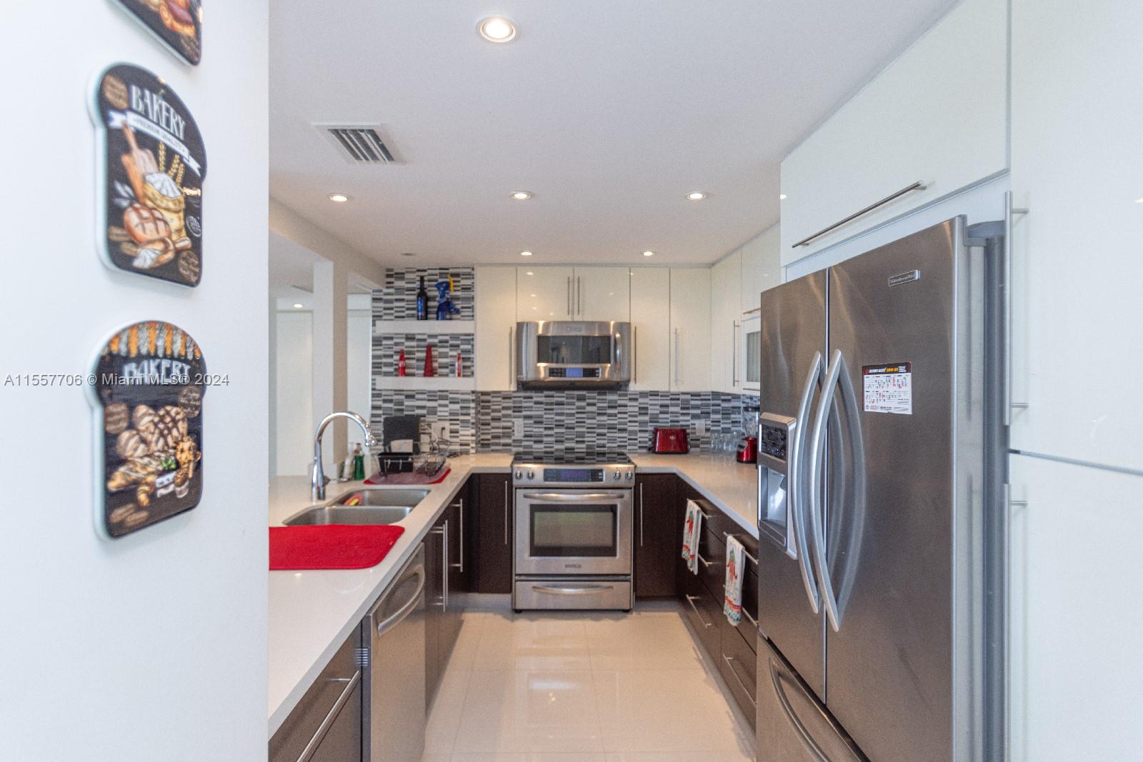 100 Bayview Dr 1026, Sunny Isles Beach, Florida 33160, 2 Bedrooms Bedrooms, ,2 BathroomsBathrooms,Residential,For Sale,100 Bayview Dr 1026,A11557706