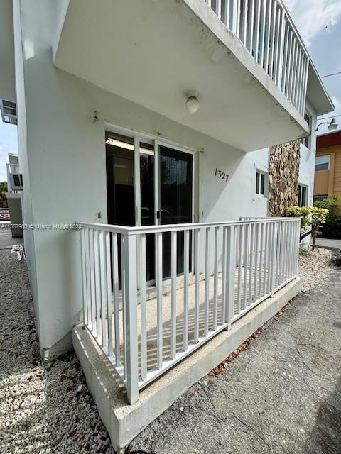 1327 SW 3rd St 6, Miami, Florida 33135, 2 Bedrooms Bedrooms, ,1 BathroomBathrooms,Residentiallease,For Rent,1327 SW 3rd St 6,A11557907