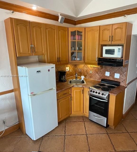 6345 Collins Ave 906, Miami Beach, Florida 33141, ,Residentiallease,For Rent,6345 Collins Ave 906,A11557827