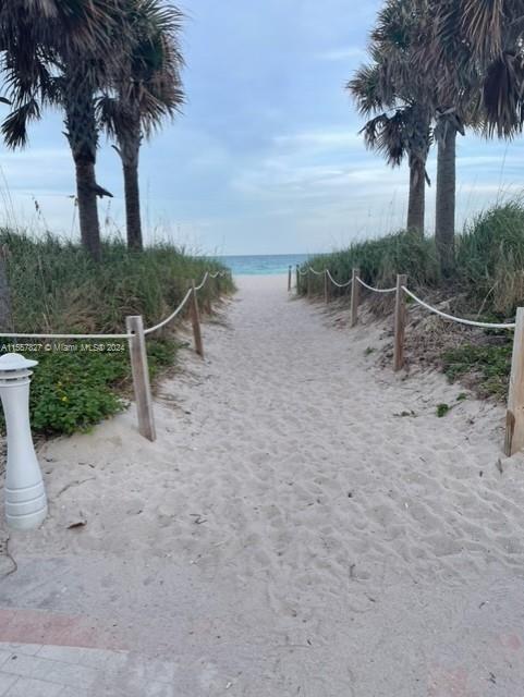 6345 Collins Ave 906, Miami Beach, Florida 33141, ,Residentiallease,For Rent,6345 Collins Ave 906,A11557827