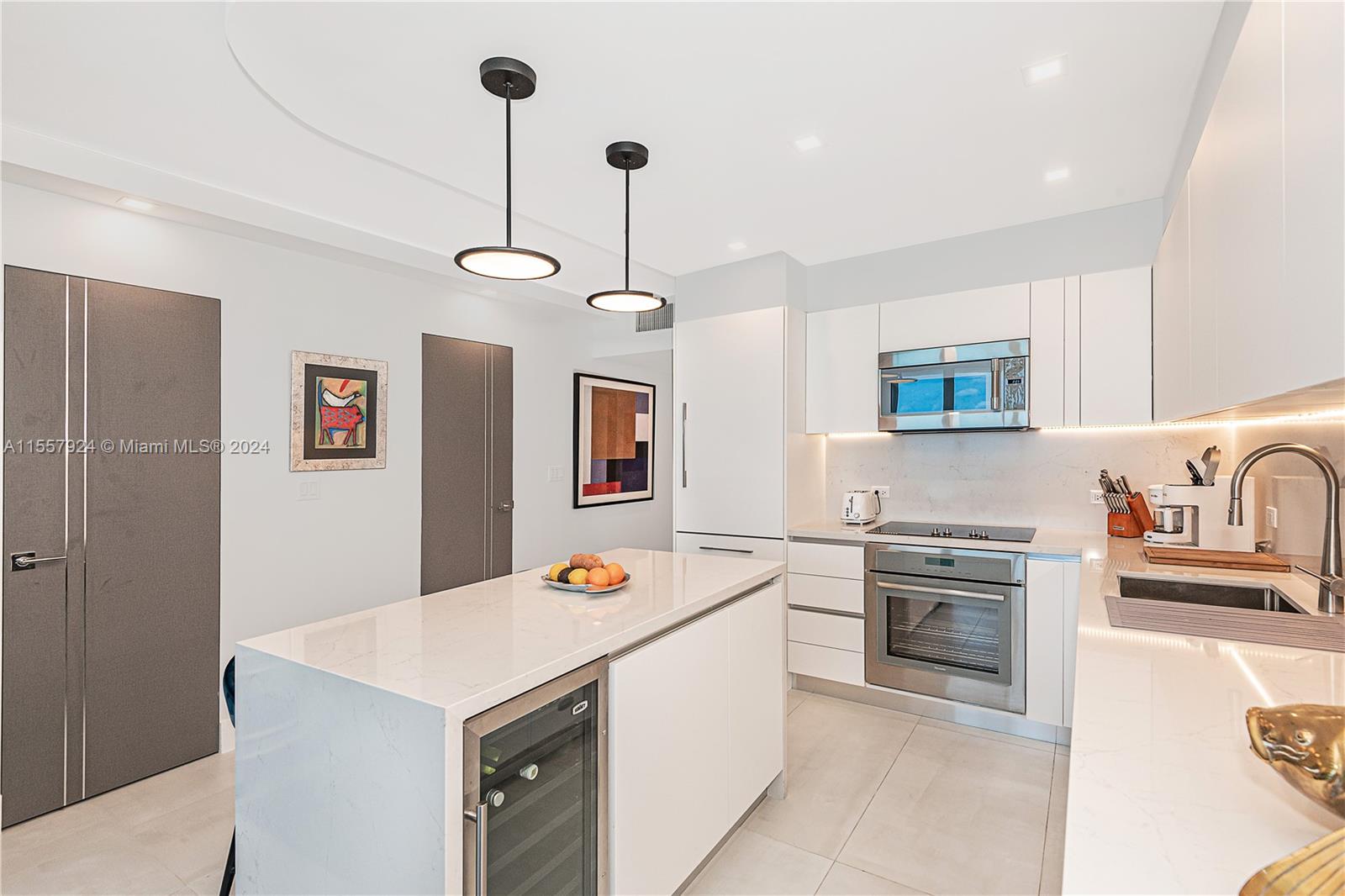 2301 Collins Ave 1440, Miami Beach, Florida 33139, 2 Bedrooms Bedrooms, ,2 BathroomsBathrooms,Residentiallease,For Rent,2301 Collins Ave 1440,A11557924