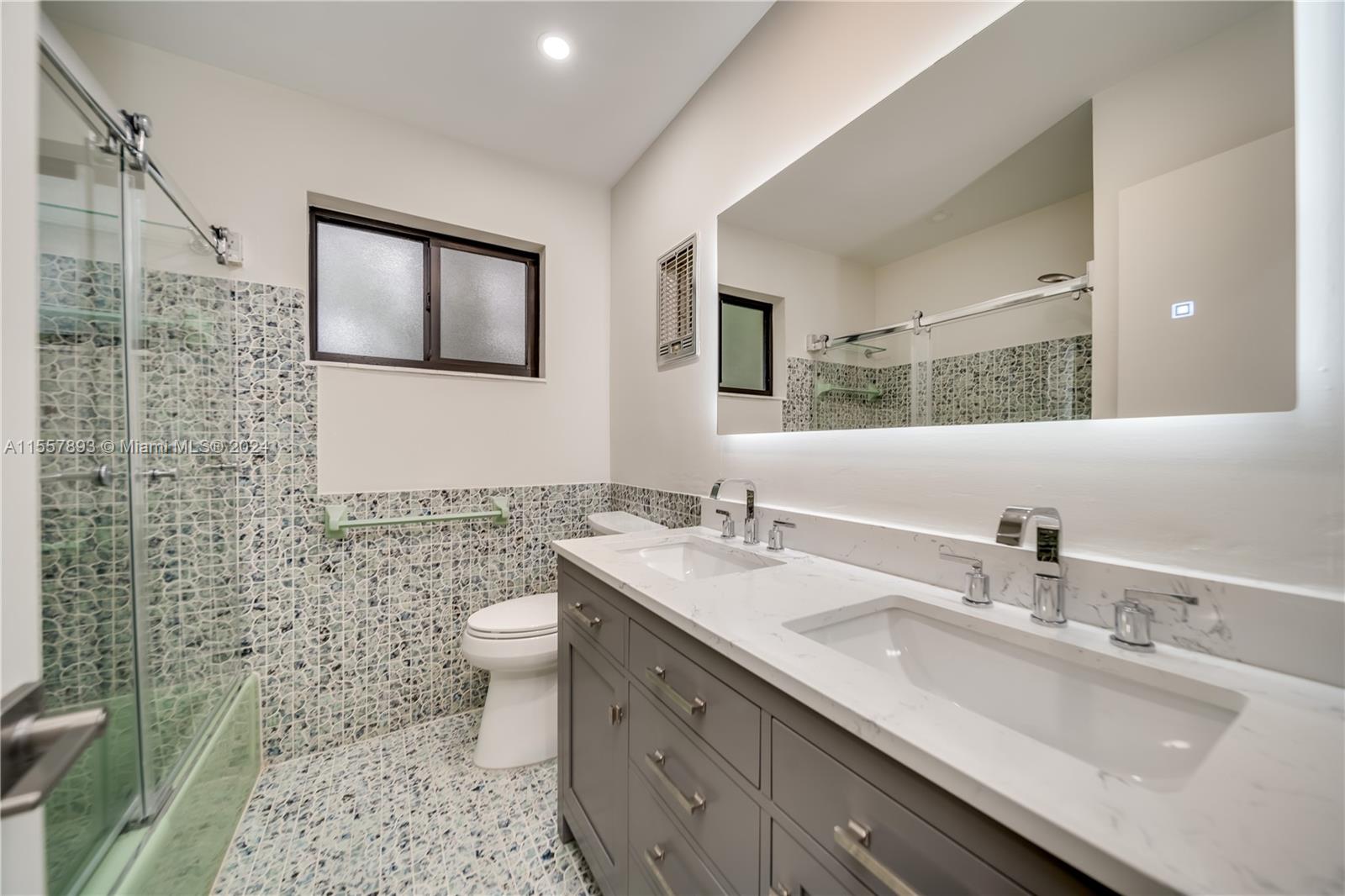 8900 SW 49th Ct 8900, Cooper City, Florida 33328, 4 Bedrooms Bedrooms, ,2 BathroomsBathrooms,Residentiallease,For Rent,8900 SW 49th Ct 8900,A11557893