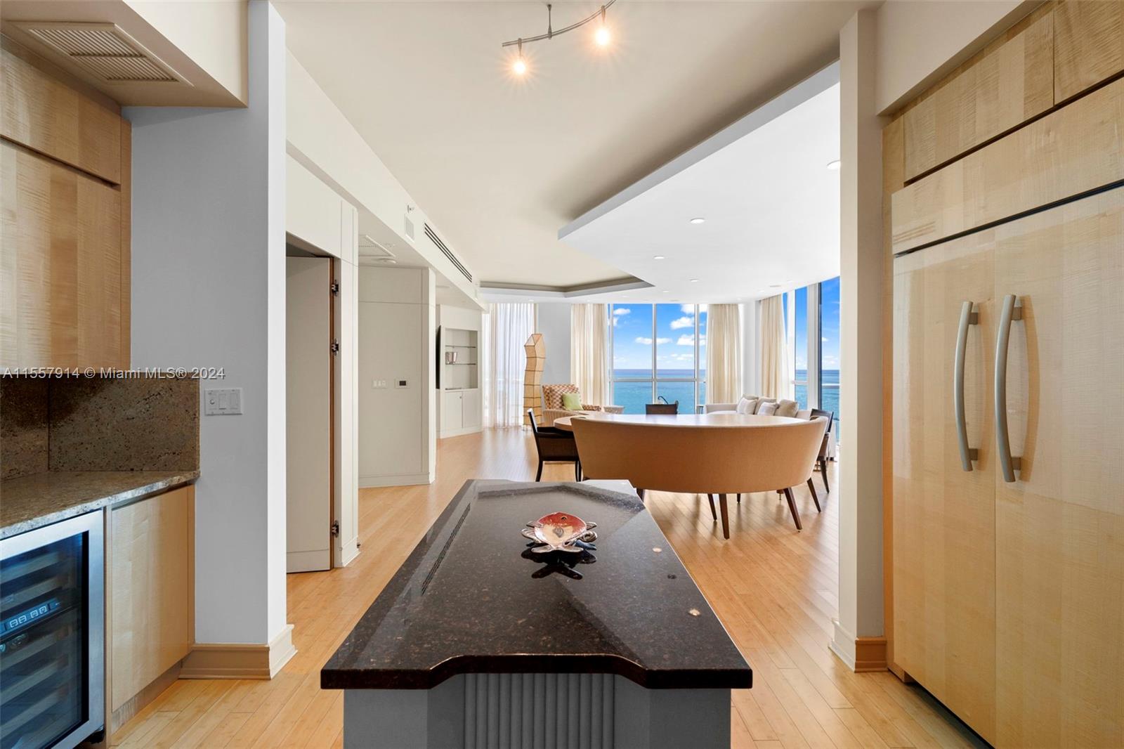 50 S Pointe Dr 2402, Miami Beach, Florida 33139, 4 Bedrooms Bedrooms, ,4 BathroomsBathrooms,Residentiallease,For Rent,50 S Pointe Dr 2402,A11557914