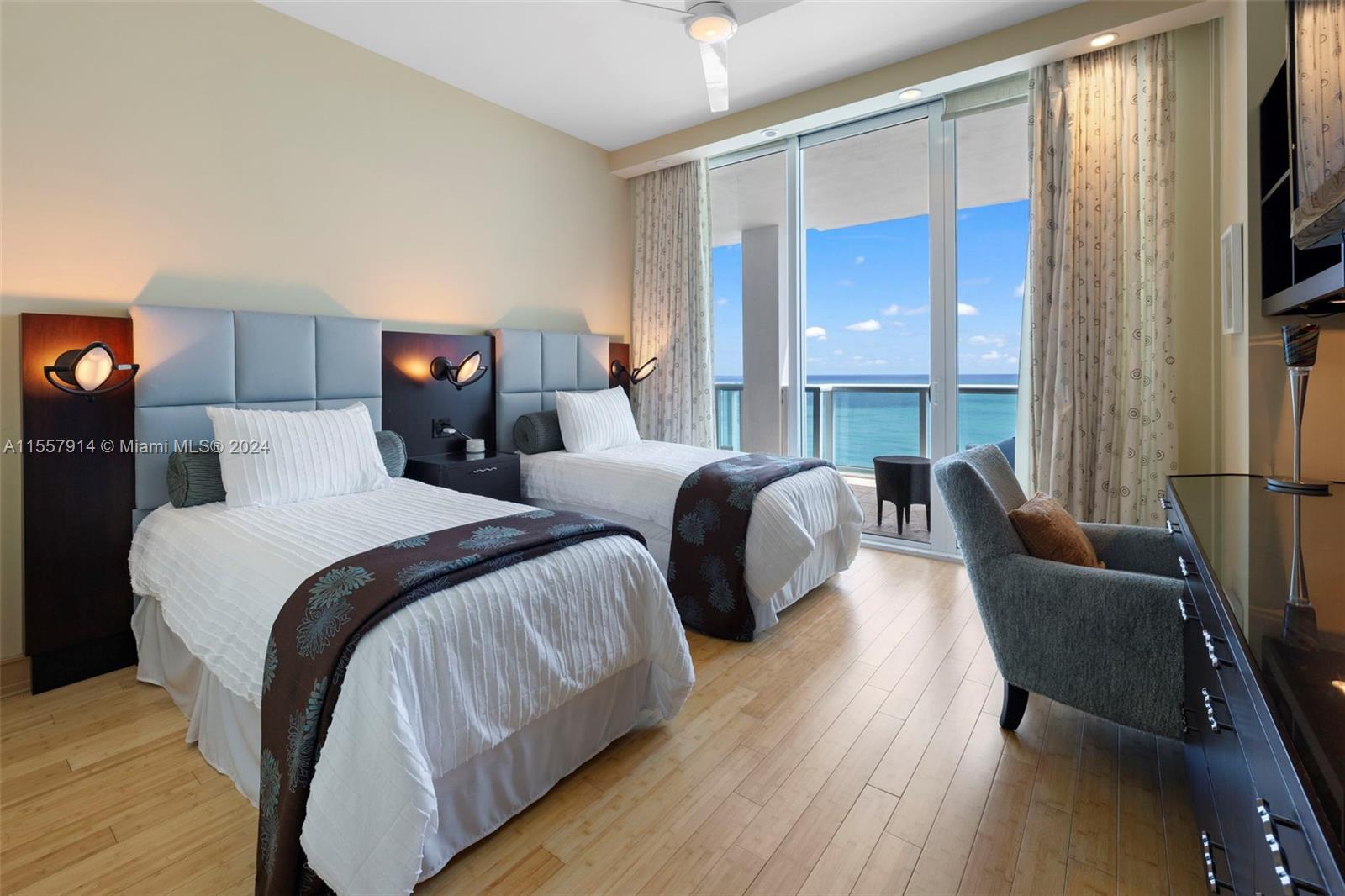 50 S Pointe Dr 2402, Miami Beach, Florida 33139, 4 Bedrooms Bedrooms, ,4 BathroomsBathrooms,Residentiallease,For Rent,50 S Pointe Dr 2402,A11557914