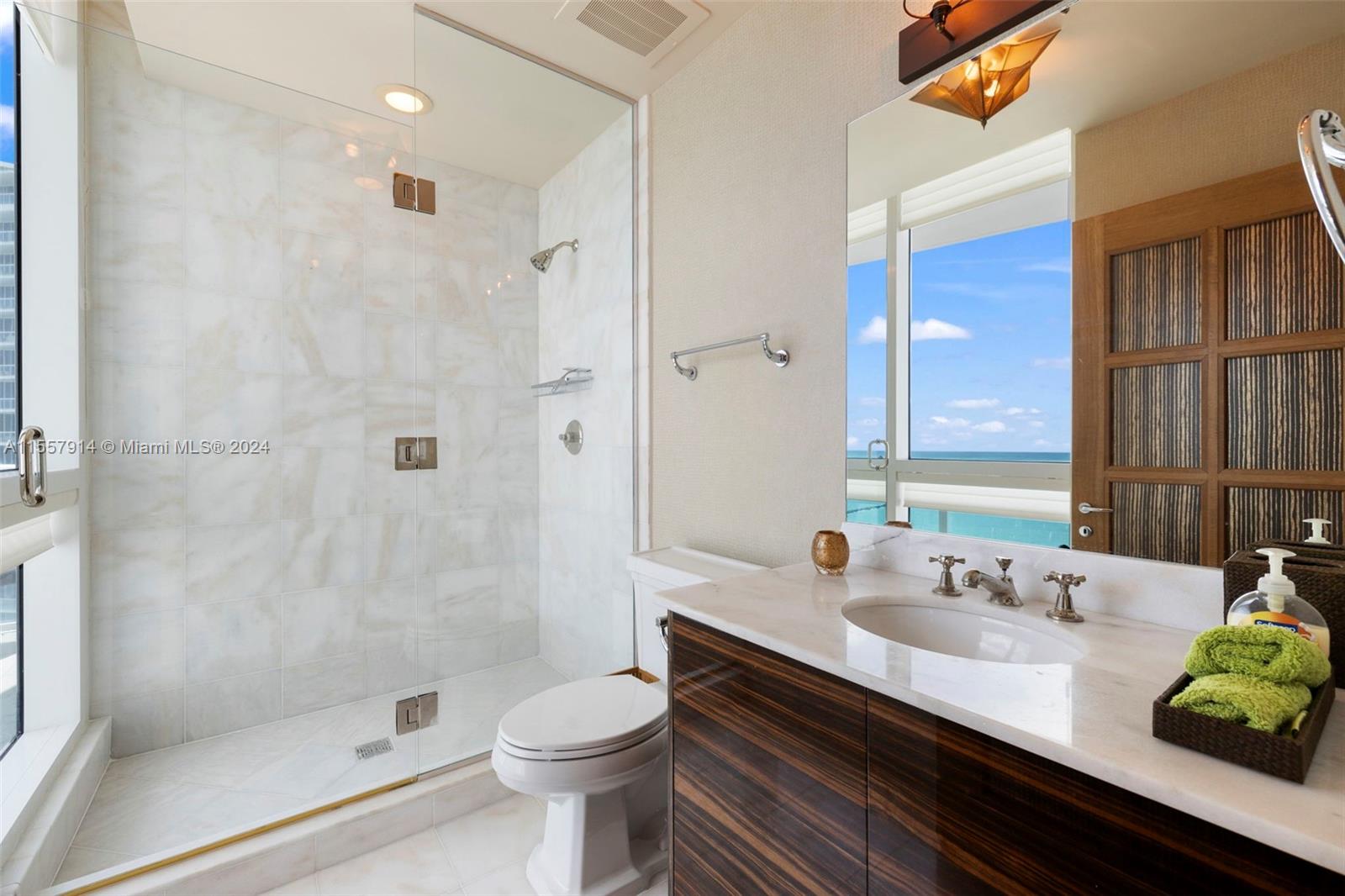 50 S Pointe Dr 2402, Miami Beach, Florida 33139, 4 Bedrooms Bedrooms, ,4 BathroomsBathrooms,Residentiallease,For Rent,50 S Pointe Dr 2402,A11557914