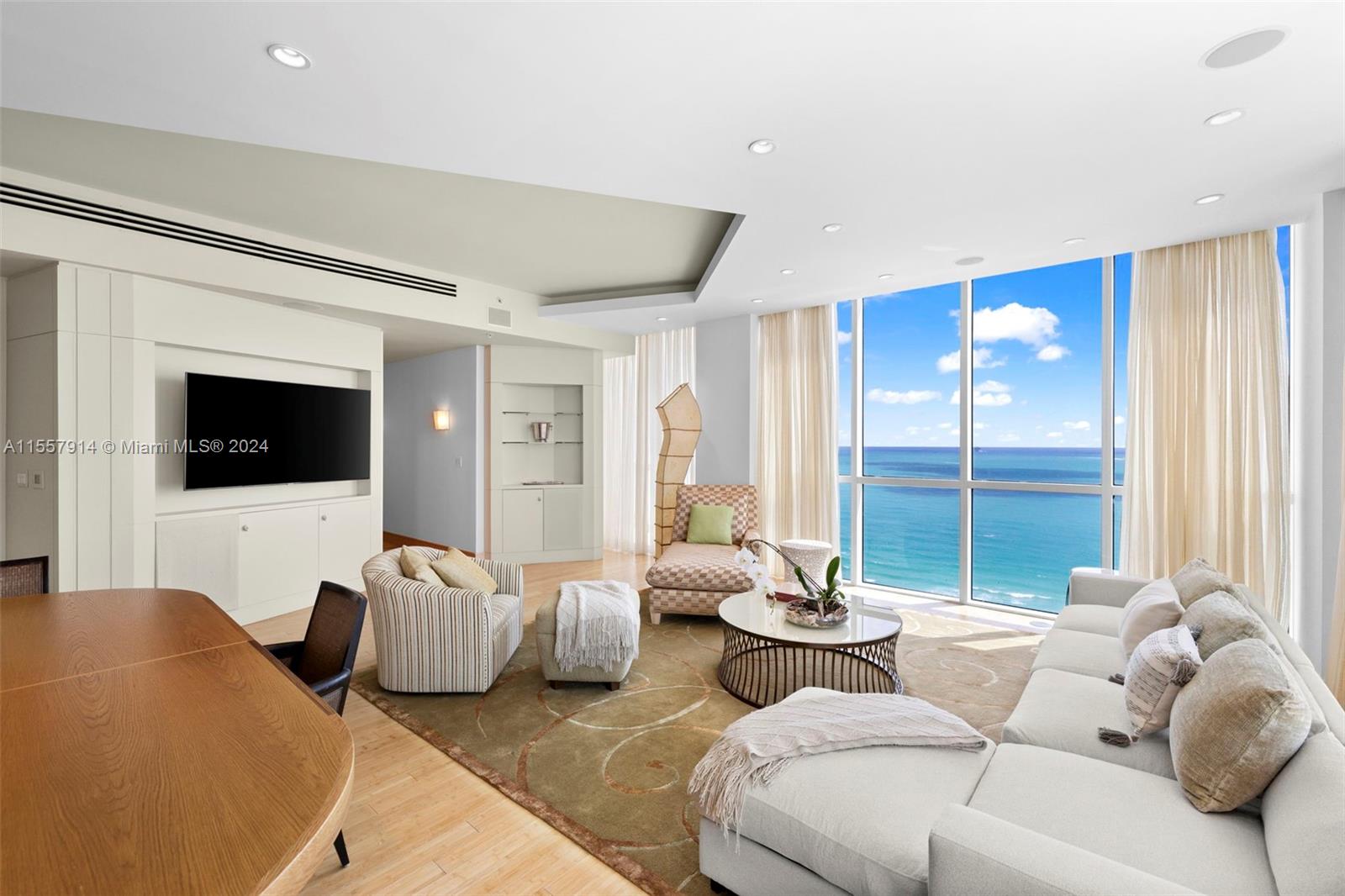 50 S Pointe Dr 2402, Miami Beach, Florida 33139, 4 Bedrooms Bedrooms, ,4 BathroomsBathrooms,Residentiallease,For Rent,50 S Pointe Dr 2402,A11557914