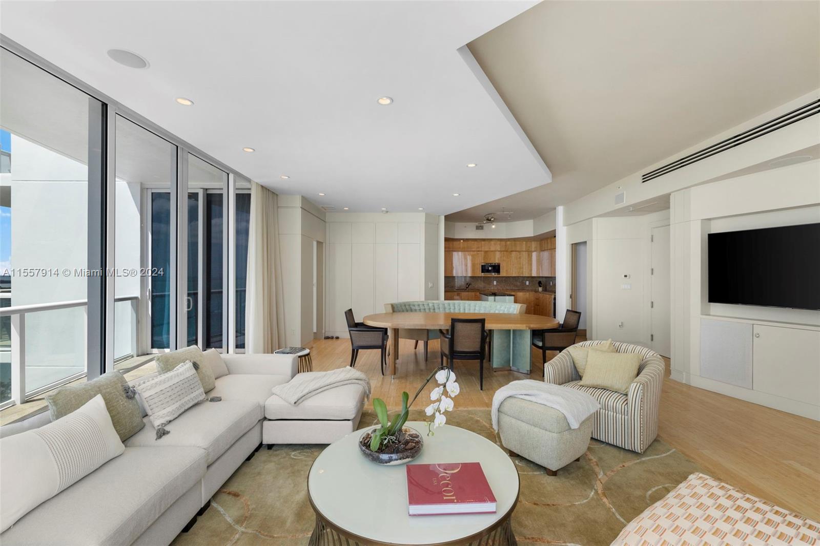 50 S Pointe Dr 2402, Miami Beach, Florida 33139, 4 Bedrooms Bedrooms, ,4 BathroomsBathrooms,Residentiallease,For Rent,50 S Pointe Dr 2402,A11557914