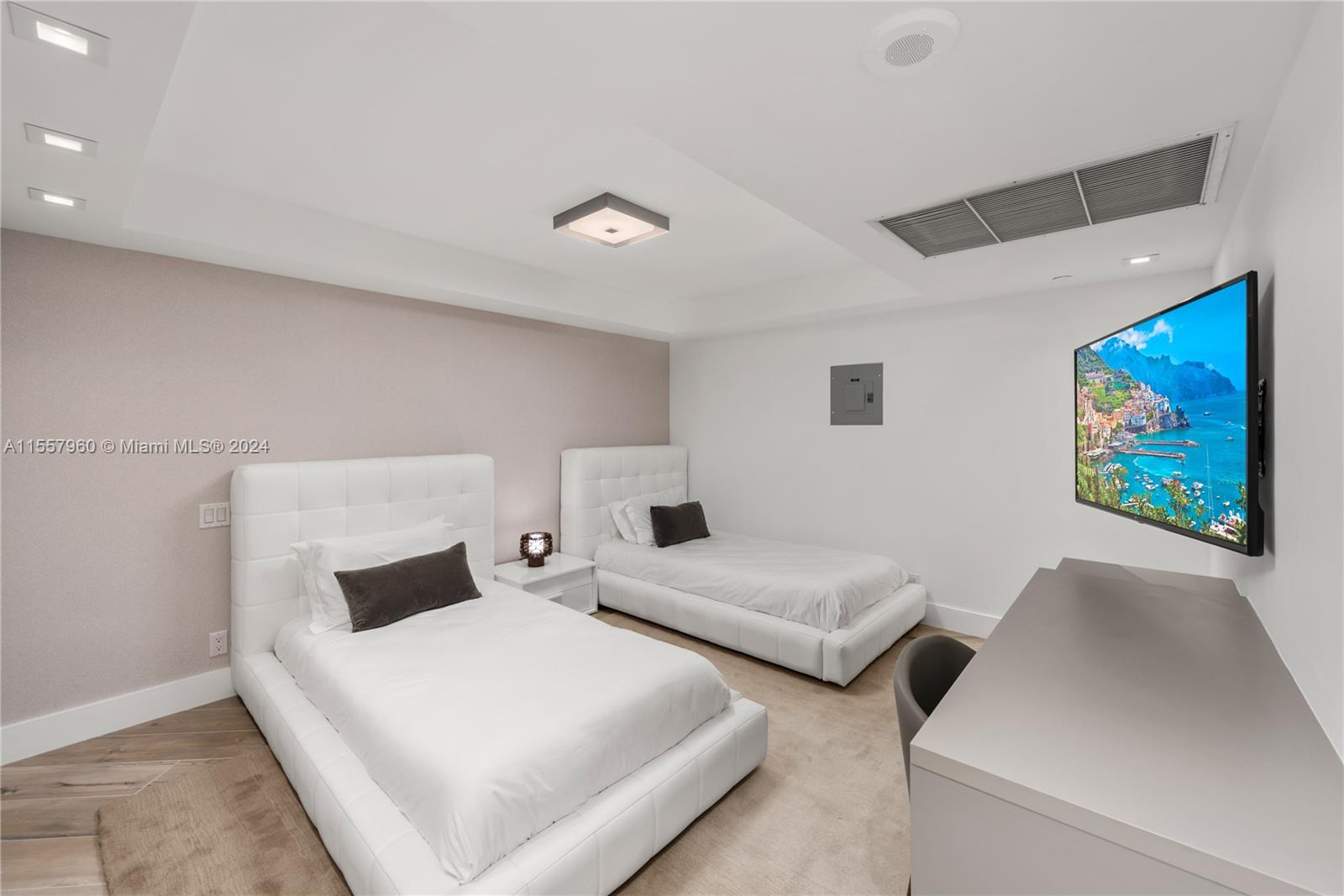 2301 Collins Ave 1432, Miami Beach, Florida 33139, 3 Bedrooms Bedrooms, ,3 BathroomsBathrooms,Residentiallease,For Rent,2301 Collins Ave 1432,A11557960