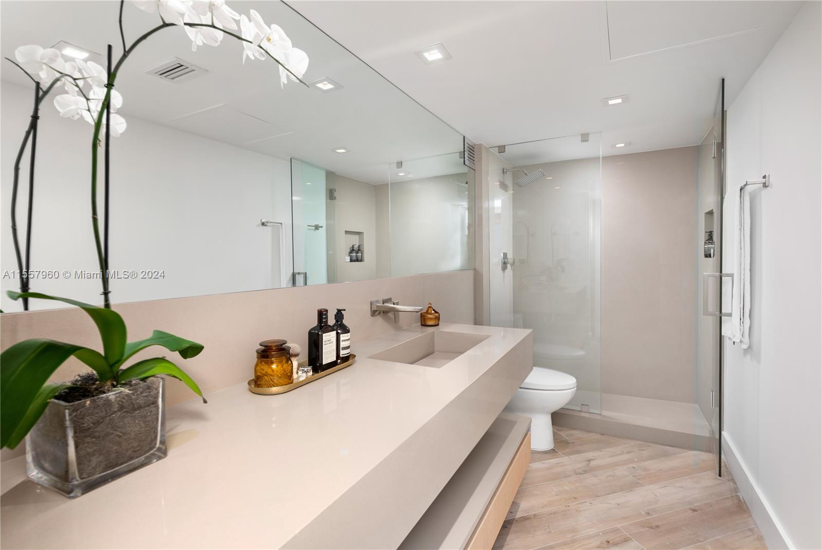 2301 Collins Ave 1432, Miami Beach, Florida 33139, 3 Bedrooms Bedrooms, ,3 BathroomsBathrooms,Residentiallease,For Rent,2301 Collins Ave 1432,A11557960