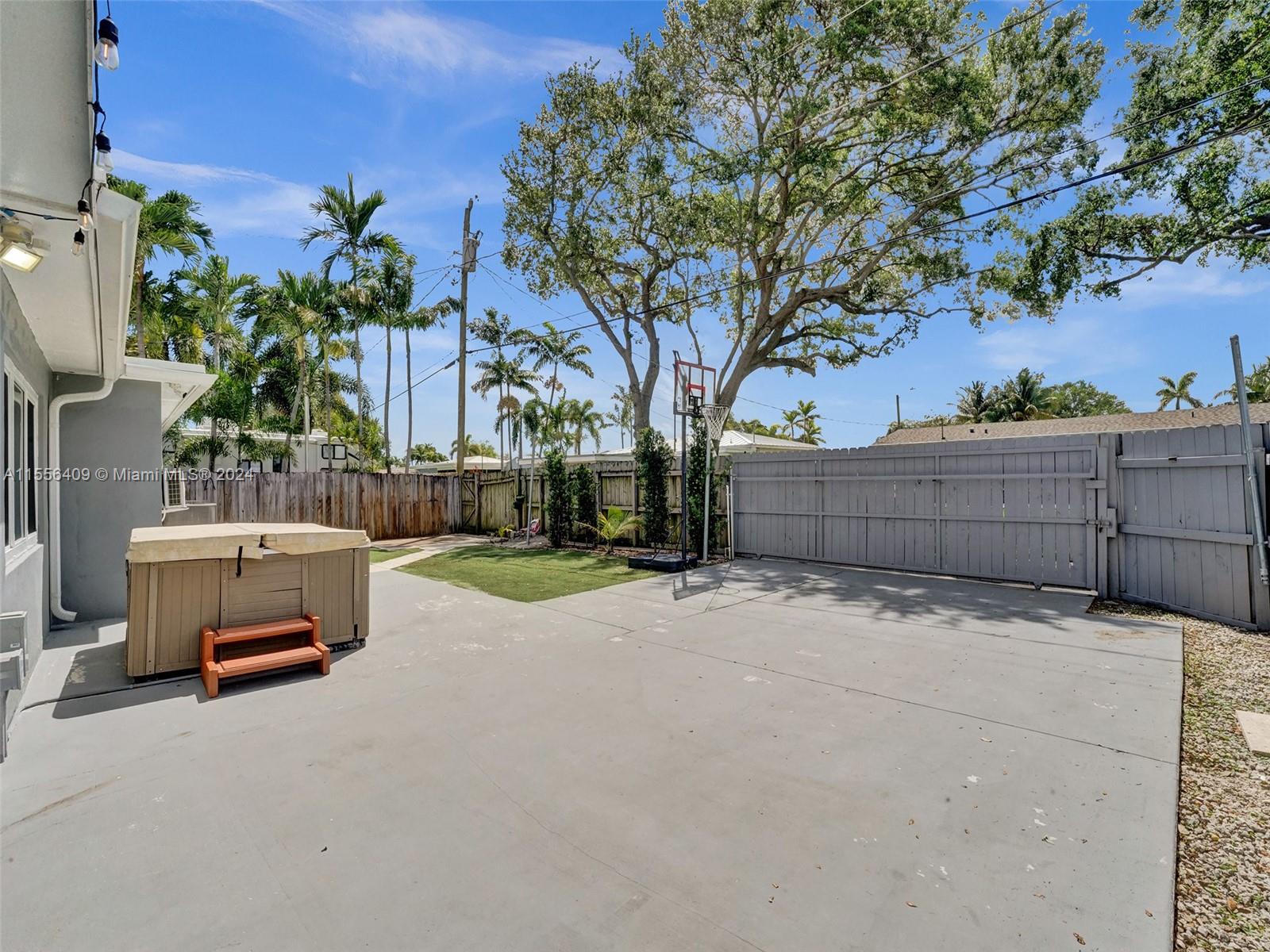 3230 Roosevelt St, Hollywood, Florida 33021, 4 Bedrooms Bedrooms, ,3 BathroomsBathrooms,Residential,For Sale,3230 Roosevelt St,A11556409