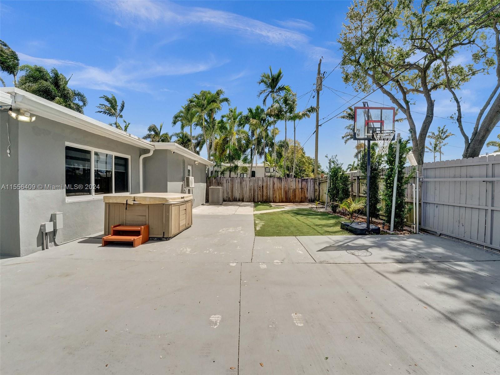 3230 Roosevelt St, Hollywood, Florida 33021, 4 Bedrooms Bedrooms, ,3 BathroomsBathrooms,Residential,For Sale,3230 Roosevelt St,A11556409