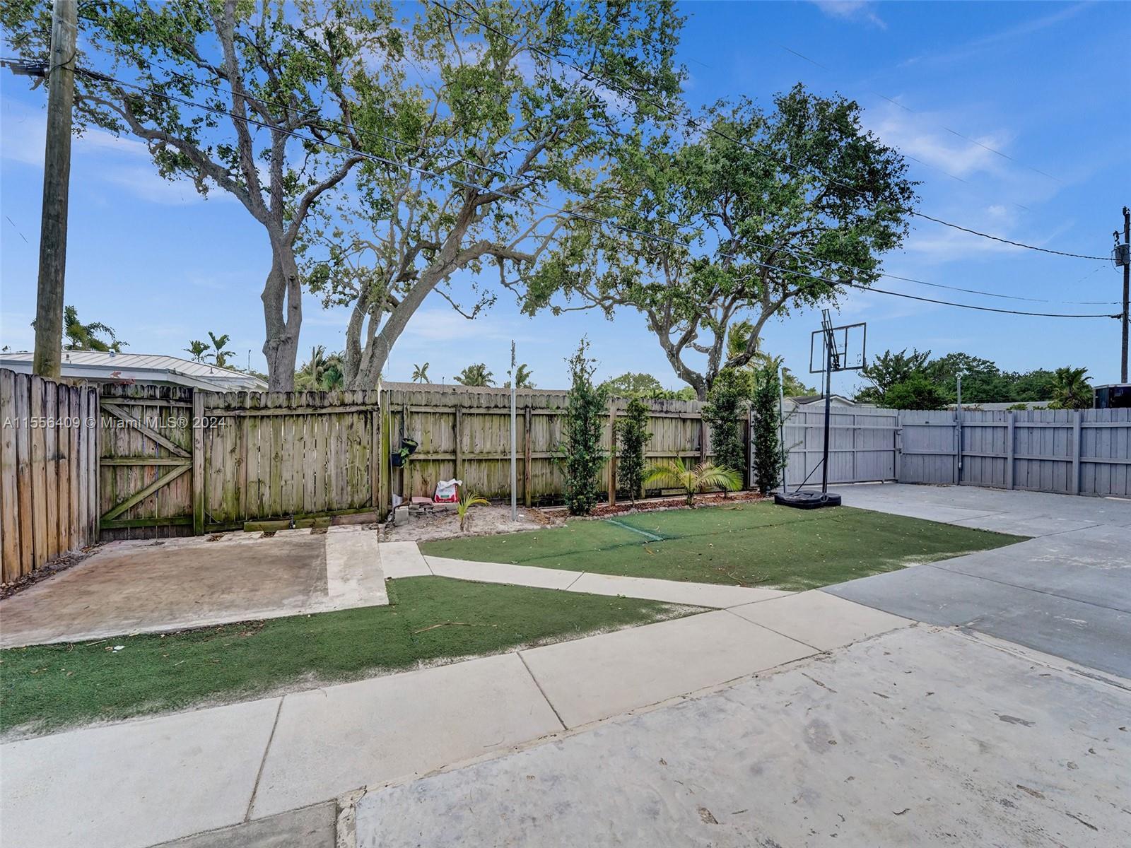 3230 Roosevelt St, Hollywood, Florida 33021, 4 Bedrooms Bedrooms, ,3 BathroomsBathrooms,Residential,For Sale,3230 Roosevelt St,A11556409