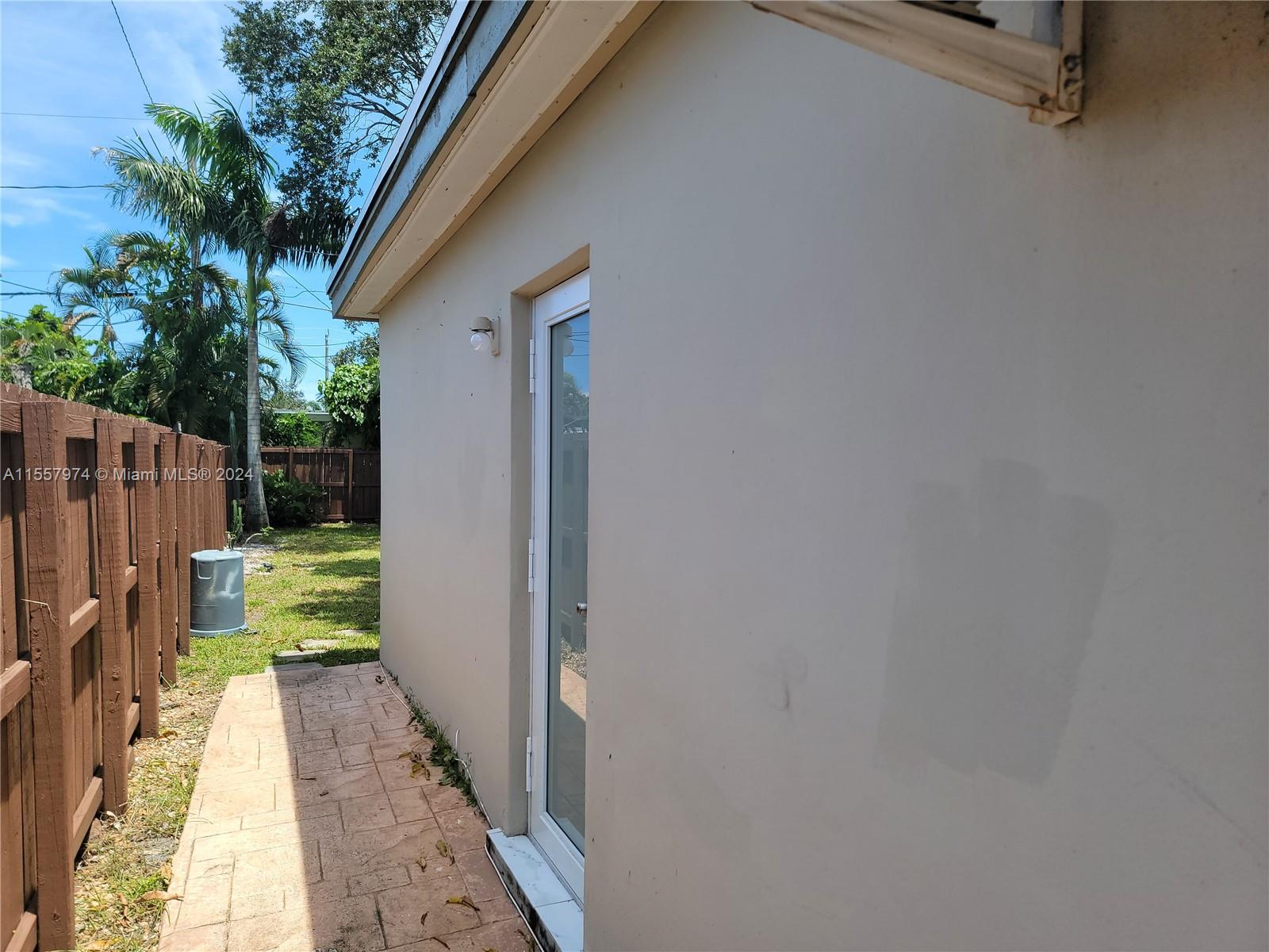 Hollywood, Florida 33020, 1 Bedroom Bedrooms, ,1 BathroomBathrooms,Residentiallease,For Rent,A11557974