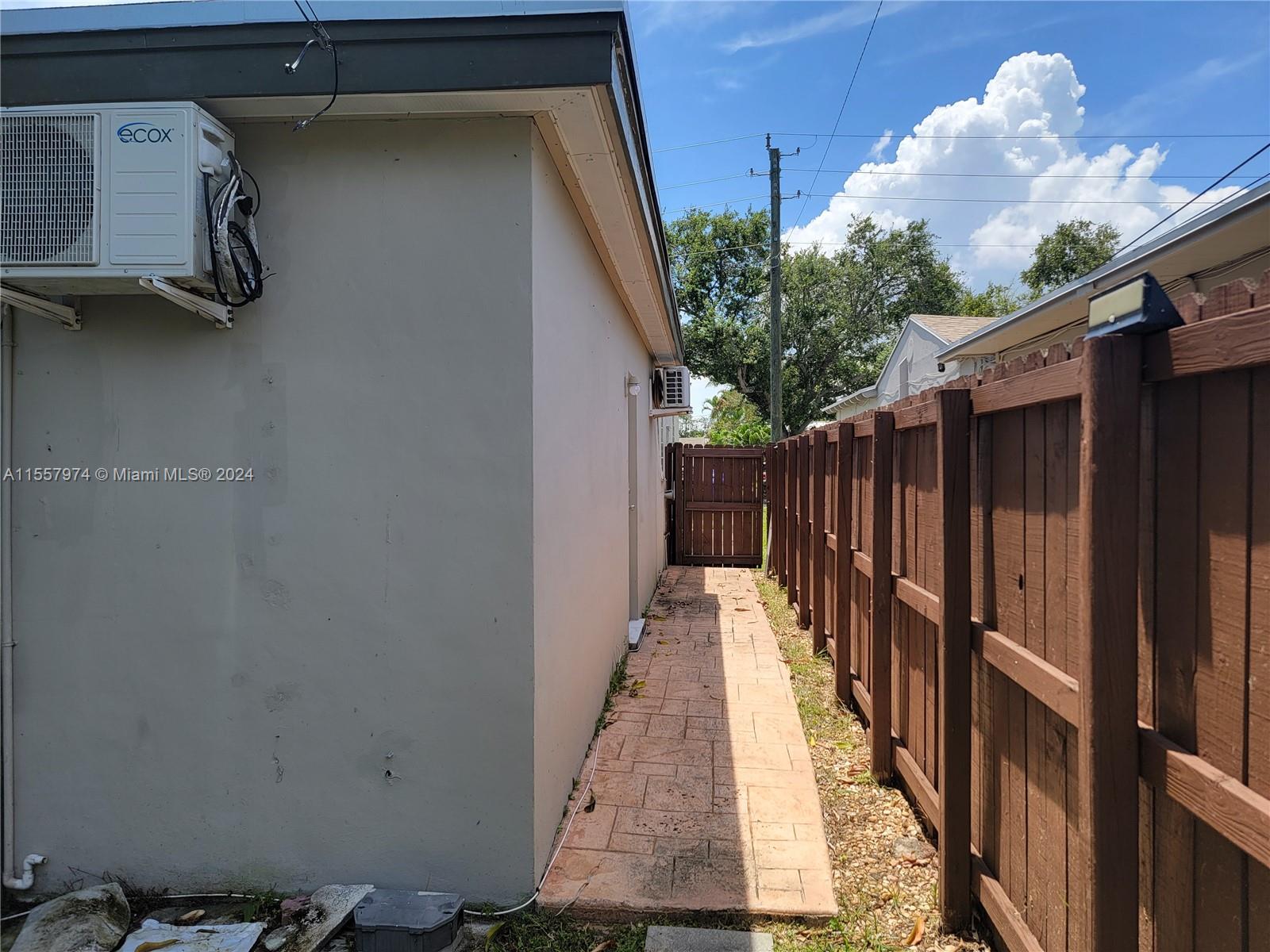 Hollywood, Florida 33020, 1 Bedroom Bedrooms, ,1 BathroomBathrooms,Residentiallease,For Rent,A11557974