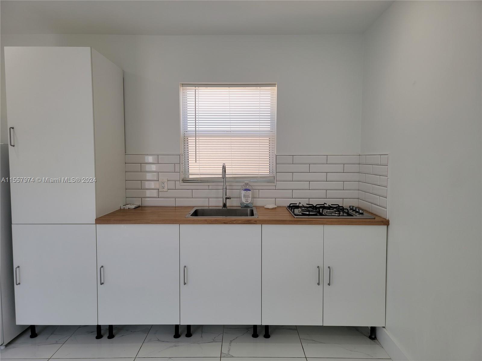 Hollywood, Florida 33020, 1 Bedroom Bedrooms, ,1 BathroomBathrooms,Residentiallease,For Rent,A11557974