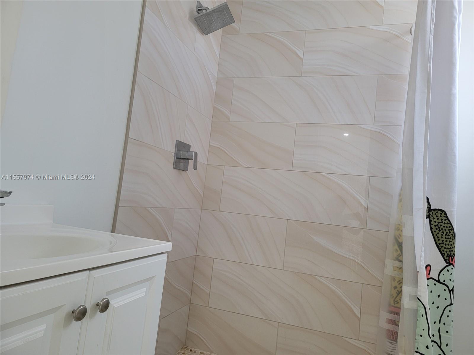 Hollywood, Florida 33020, 1 Bedroom Bedrooms, ,1 BathroomBathrooms,Residentiallease,For Rent,A11557974